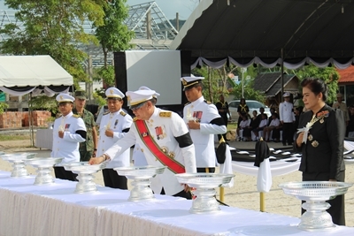 พิธีวางดอกไม้จันทร์ ในงานพระราชพิธีถวายพระเพลิงพระบรมศพ